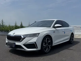 Skoda Octavia 2023 — фото 1 из 27