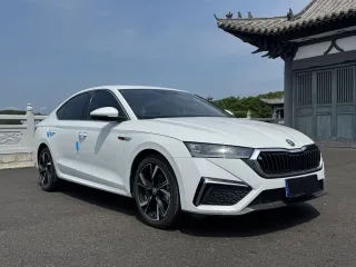 Skoda Octavia 2023 — фото 3 из 27