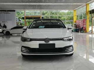 Volkswagen Golf 2022 — фото 2 из 9