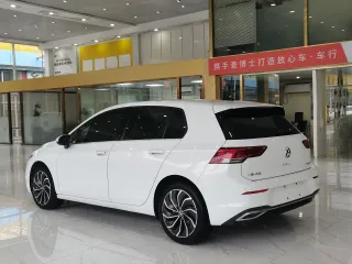 Volkswagen Golf 2022 — фото 4 из 9