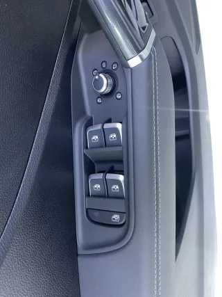 Audi Q2 2022 — фото 3 из 9