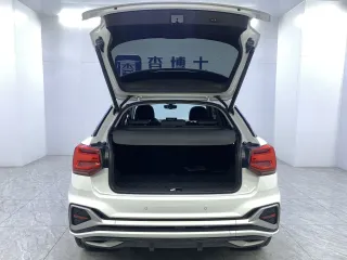 Audi Q2 2022 — фото 24 из 39