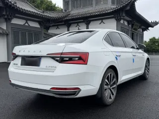 Skoda Superb 2023 — фото 52 из 58