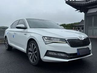 Skoda Superb 2023 — фото 3 из 58