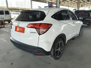 Honda Vezel 2021 — фото 2 из 6