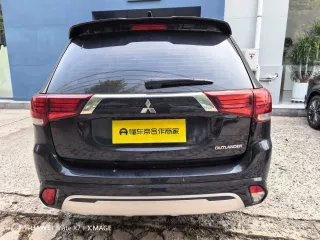 Mitsubishi Outlander 2022 — фото 5 из 5