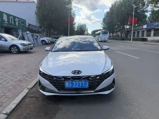 Hyundai Elantra 2023 — фото 3 из 5