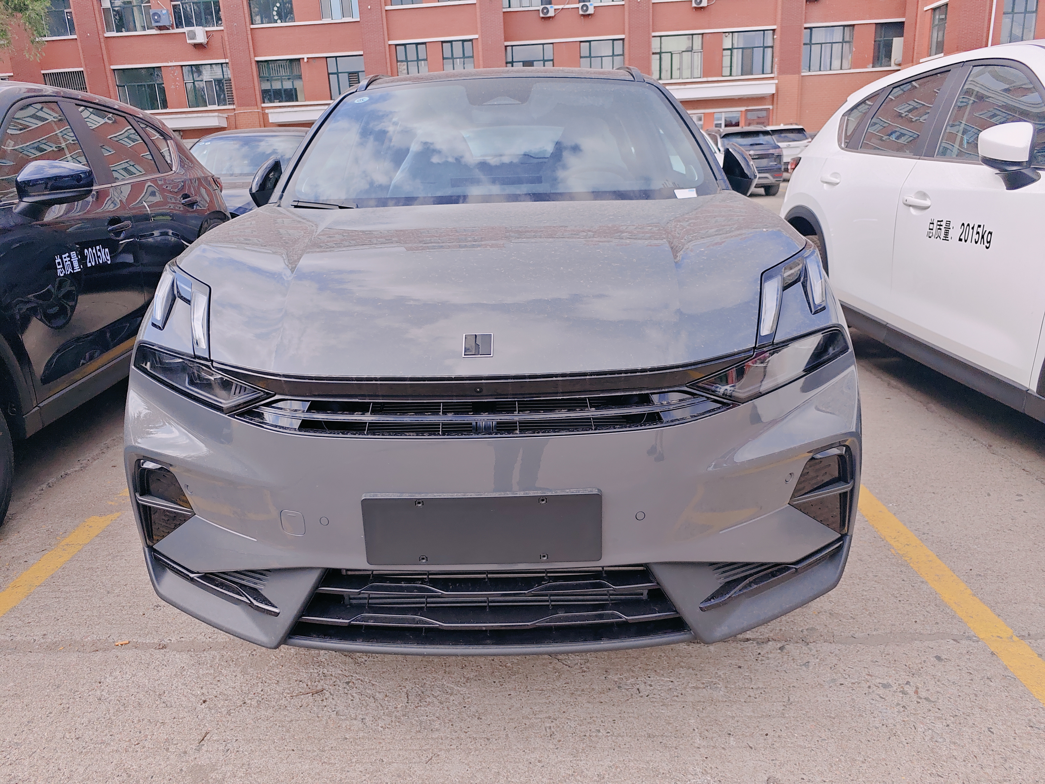 Lynk & Co 06