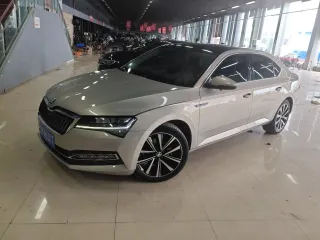 Skoda Superb 2022 — фото автомобиля из Китая