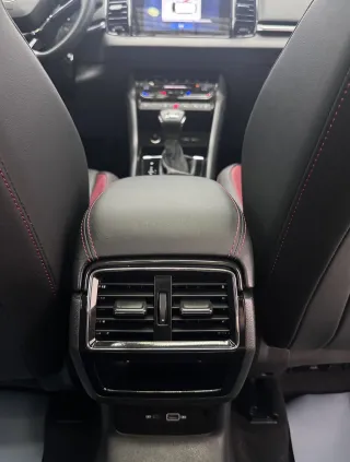 Skoda Karoq 2022 — фото 37 из 54