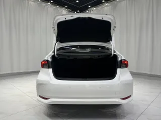 Toyota Corolla 2023 — фото 40 из 54