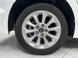 Toyota Corolla 2023 — фото 43 из 54