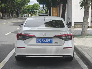 Honda Civic 2022 — фото 4 из 9