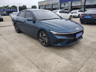 Hyundai Elantra 2023 — фото 2 из 7