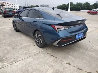 Hyundai Elantra 2023 — фото 4 из 7