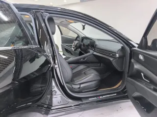 Hyundai Elantra 2022 — фото 17 из 28