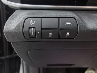 Hyundai Elantra 2022 — фото 10 из 28