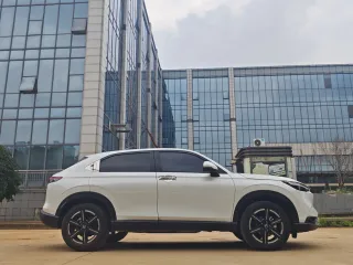 Honda Vezel 2023 — фото 4 из 24