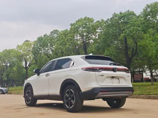 Honda Vezel 2023 — фото 7 из 24