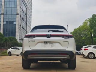 Honda Vezel 2023 — фото 6 из 24