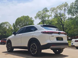 Honda Vezel 2023 — фото 1 из 32