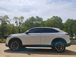 Honda Vezel 2023 — фото 9 из 32
