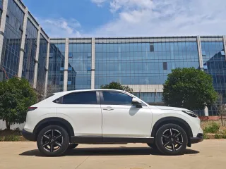 Honda Vezel 2023 — фото 23 из 32