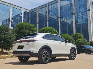 Honda Vezel 2023 — фото 2 из 32