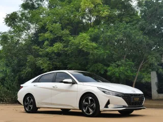 Hyundai Elantra 2023 — фото 3 из 17