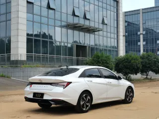 Hyundai Elantra 2023 — фото 4 из 17