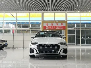 Audi A3 2022 — фото 2 из 17