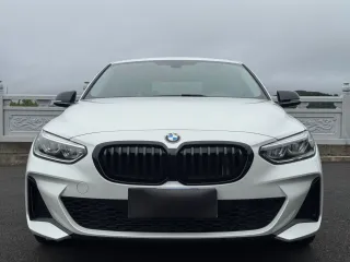 BMW 1-Series 2022 — фото 2 из 25