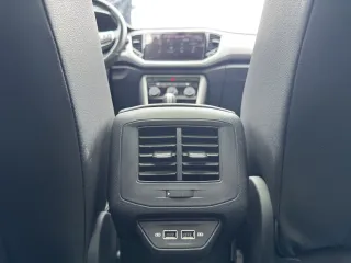 Volkswagen T-Roc 2022 — фото 17 из 30