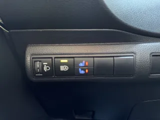 Toyota Corolla 2023 — фото 12 из 30