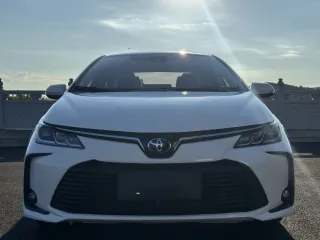 Toyota Corolla 2023 — фото 2 из 30