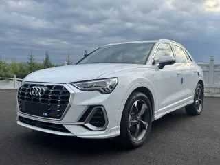 Audi Q3 2022 — фото 1 из 27
