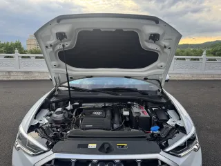 Audi Q3 2022 — фото 18 из 27