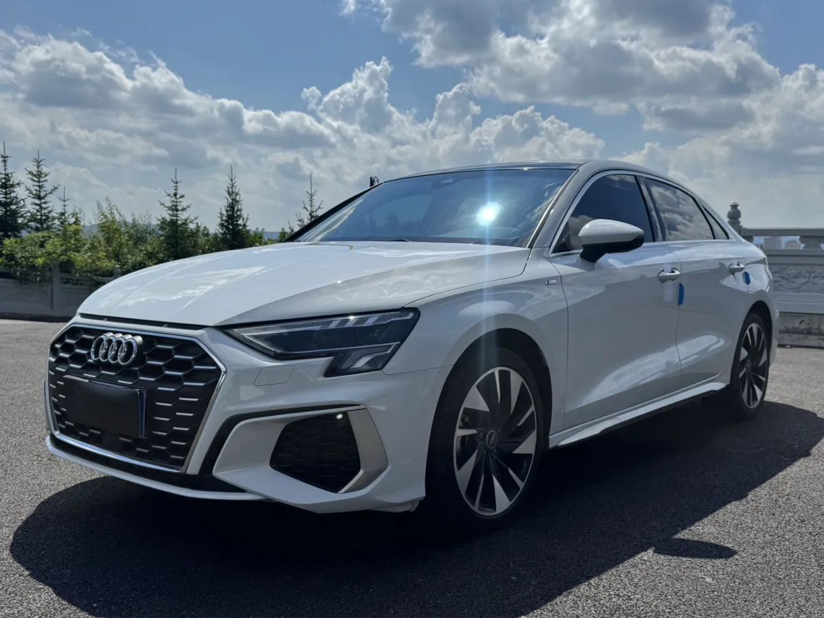 Audi A3 2023 — фото 4 из 26