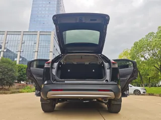 Honda Vezel 2023 — фото 11 из 29