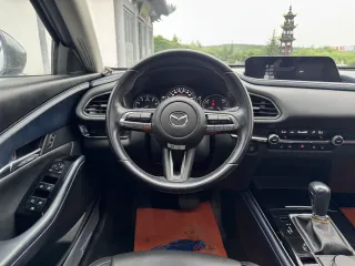 Mazda CX-30 2022 — фото 16 из 29