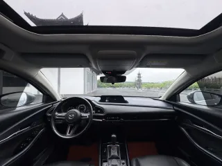Mazda CX-30 2022 — фото 17 из 29