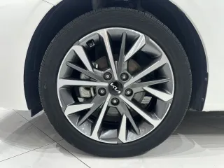 Kia K3 2022 — фото 18 из 25