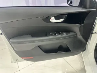 Kia K3 2022 — фото 8 из 25