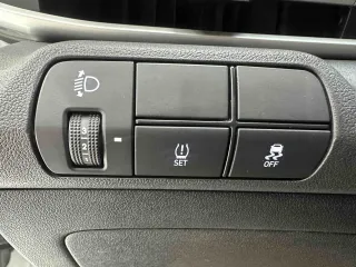 Hyundai Elantra 2023 — фото 3 из 15