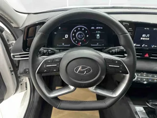 Hyundai Elantra 2023 — фото 5 из 15