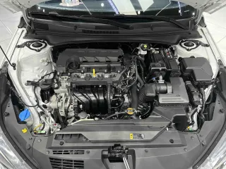 Hyundai Elantra 2023 — фото 11 из 15