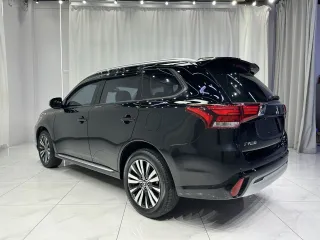 Mitsubishi Outlander 2021 — фото 6 из 28