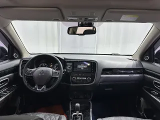 Mitsubishi Outlander 2021 — фото 13 из 28