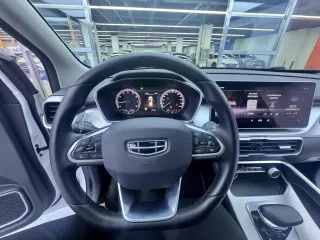 Geely Coolray 2022 — фото 11 из 24