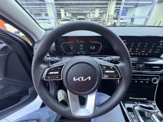 Kia Seltos 2023 — фото 16 из 25